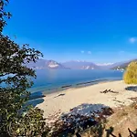 Casa Gambusso Historical House Magnificent View 公寓 韦尔巴尼亚